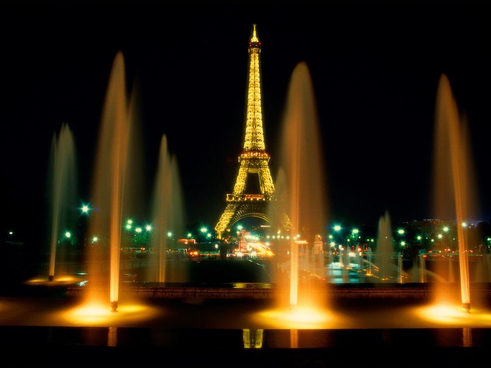 Eiffel_Tower,_Night.jpg